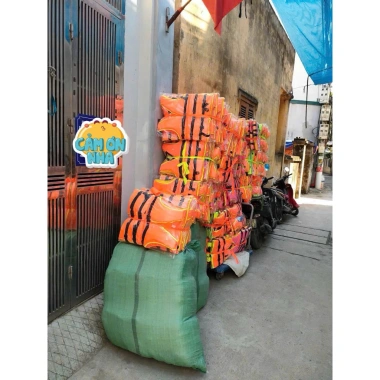 Áo phao bơi màu cam - Khóa chắc, dây đeo thoải mái, phù hợp người lớn trẻ em, 70.000₫ 4 Áo phao bơi màu cam - Khóa chắc, dây đeo thoải mái, phù hợp người lớn trẻ em, 70.000₫ 4