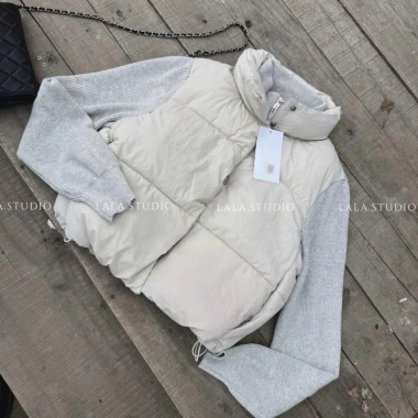 Áo phao dáng ngắn LALASTUDIO phối nỉ cao cấp, dày dặn, giá ưu đãi 562.500₫ 5 Áo phao dáng ngắn LALASTUDIO phối nỉ cao cấp, dày dặn, giá ưu đãi 562.500₫ 5