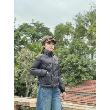 Áo phao siêu nhẹ dáng buông, túi hộp trần nơ – Siêu thoáng, nhẹ cân, giá chỉ 289.000₫