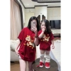 Áo phông đỏ gia đình in ngựa đôi sắc màu - Giá chỉ 120.000đ, giảm 20% 4