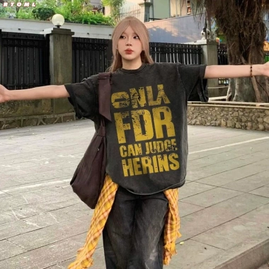 Áo phông nữ form rộng vintage RTOML, chữ cái và hình cỏ tròn, 100% cotton, giảm giá 69k