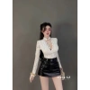 Áo ren cổ V viền ren ngực, chân váy da tôn dáng đẹp, đi chơi, đi làm, du lịch - 399.000 VND 6