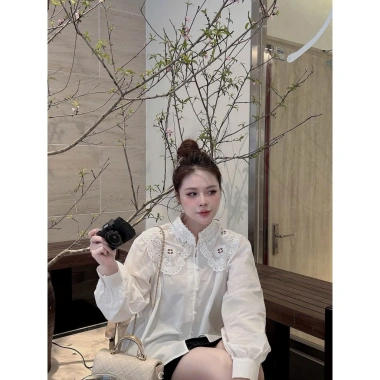 Áo sơ mi baby doll ren vai thanh lịch - Giá 470.000₫, giảm 98.700₫