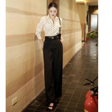 Áo sơ mi chấm bi nữ công sở dài tay, phối quần tây ống rộng lưng cao - 275k