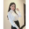 Áo sơ mi công sở nữ HINSTOR lụa cao cấp cổ lá nhọn tay bồng đính hoa cúc ngọc - Giá ưu đãi 199k 10