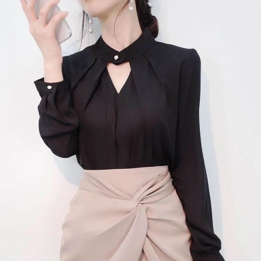 Áo sơ mi công sở nữ lụa tay bồng dài, cổ xoắn sang trọng, giảm giá 19.560₫ 5 Áo sơ mi công sở nữ lụa tay bồng dài, cổ xoắn sang trọng, giảm giá 19.560₫ 5