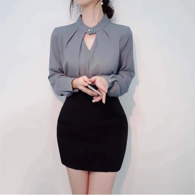Áo sơ mi công sở nữ lụa tay bồng dài, cổ xoắn sang trọng, giảm giá 19.560₫ 8 Áo sơ mi công sở nữ lụa tay bồng dài, cổ xoắn sang trọng, giảm giá 19.560₫ 8