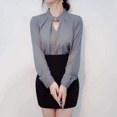 Áo sơ mi công sở nữ lụa tay bồng dài, cổ xoắn sang trọng, giảm giá 19.560₫ 9 Áo sơ mi công sở nữ lụa tay bồng dài, cổ xoắn sang trọng, giảm giá 19.560₫ 9