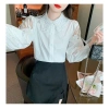 Áo sơ mi dài tay thêu màu trắng đơn giản: phong cách công sở, giá chỉ 229.591₫ 9