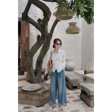 Áo sơ mi dài tay vạt chéo cài cúc style Hàn, họa tiết kẻ URO - Giá chỉ 155.000₫ 4
