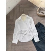 Áo sơ mi dài tay vạt chéo cài cúc style Hàn, họa tiết kẻ URO - Giá chỉ 155.000₫ 6