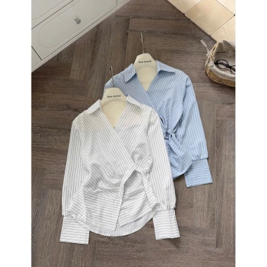 Áo sơ mi dài tay vạt chéo cài cúc style Hàn, họa tiết kẻ URO - Giá chỉ 155.000₫ 7