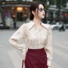 Áo sơ mi họa tiết tay dài phối bèo vai LA455 – Giá ưu đãi 453.600₫, mềm mại, thanh lịch 2