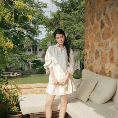 Áo Sơ Mi JOVEN Ava Form Rộng Tay Phồng và Chân Váy Bản Lưng 6cm Giá 1,090,000 VND 3 Áo Sơ Mi JOVEN Ava Form Rộng Tay Phồng và Chân Váy Bản Lưng 6cm Giá 1,090,000 VND 3