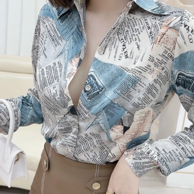 Áo sơ mi lụa nữ họa tiết tờ báo xanh vàng dài tay - Giá chỉ 185.000 VND 3
