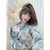 Áo sơ mi lụa nữ họa tiết tờ báo xanh vàng dài tay - Giá chỉ 185.000 VND 9