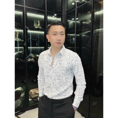 Áo sơ mi nam dài tay chất lụa họa tiết, không nhăn không xù, mềm mát 250.000₫ 4 Áo sơ mi nam dài tay chất lụa họa tiết, không nhăn không xù, mềm mát 250.000₫ 4