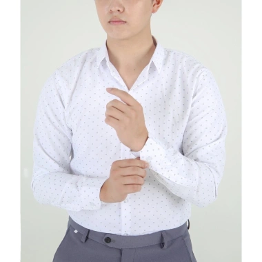 Áo sơ mi nam FATUNO gấp hộp, vải trơn mát, họa tiết nhỏ, chống nhăn, không phai màu - Giá 179.000₫ 5 Áo sơ mi nam FATUNO gấp hộp, vải trơn mát, họa tiết nhỏ, chống nhăn, không phai màu - Giá 179.000₫ 5
