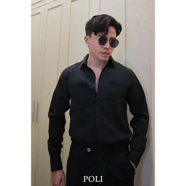 Áo sơ mi nam POLI đen đơn giản, vải sọc gân nổi, 2 túi đắp sang trọng 325.000₫