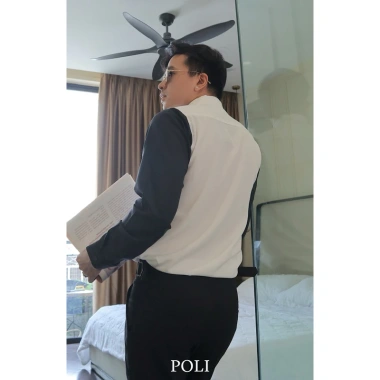 Áo sơ mi nam POLI MAN phối đen - Giá 600.000đ, giảm 180k, chất liệu mịn, độ bền cao, phong cách công sở hiện đại 8 Áo sơ mi nam POLI MAN phối đen - Giá 600.000đ, giảm 180k, chất liệu mịn, độ bền cao, phong cách công sở hiện đại 8