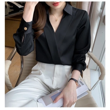 Áo sơ mi nữ cổ chéo công sở thời trang, dài tay, chất mềm mịn, video & ảnh thật - 159.000₫ 6 Áo sơ mi nữ cổ chéo công sở thời trang, dài tay, chất mềm mịn, video & ảnh thật - 159.000₫ 6