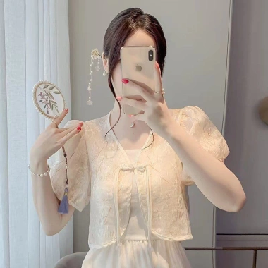 Áo sơ mi nữ cotton cao cấp Barong – Thêu lỗ, khóa ngọc trai, ren đẹp, phong cách hiện đại, chỉ 186.450₫ 10 Áo sơ mi nữ cotton cao cấp Barong – Thêu lỗ, khóa ngọc trai, ren đẹp, phong cách hiện đại, chỉ 186.450₫ 10