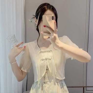 Áo sơ mi nữ cotton cao cấp Barong – Thêu lỗ, khóa ngọc trai, ren đẹp, phong cách hiện đại, chỉ 186.450₫ 15 Áo sơ mi nữ cotton cao cấp Barong – Thêu lỗ, khóa ngọc trai, ren đẹp, phong cách hiện đại, chỉ 186.450₫ 15