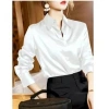 Áo sơ mi nữ dài tay lụa crepe satin nhẹ nhàng sang trọng, giá chỉ 132.000₫ 10