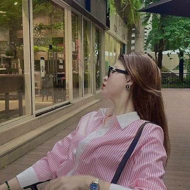 Áo sơ mi nữ kẻ sọc tay dài, cổ trầm công sở, vải Oxford, giảm giá 125.000đ 7 Áo sơ mi nữ kẻ sọc tay dài, cổ trầm công sở, vải Oxford, giảm giá 125.000đ 7