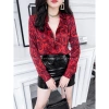 Áo sơ mi nữ lụa dài tay hoạ tiết hoa hồng đen nền đỏ bông to - Công sở cao cấp giảm giá 160k 10