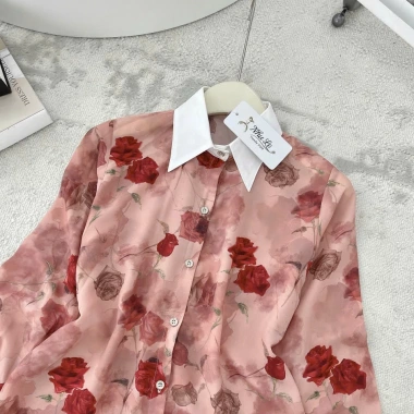 Áo sơ mi nữ lụa hoạ tiết hoa xanh đỏ, công sở phối cổ trắng - Giá chỉ 195.000 VND