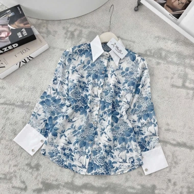 Áo sơ mi nữ lụa hoạ tiết hoa xanh đỏ, công sở phối cổ trắng - Giá chỉ 195.000 VND