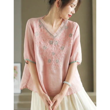 Áo sơ mi nữ mùa hè cổ chữ V tay năm phần tư, cotton & organza thêu họa tiết - 254k 11 Áo sơ mi nữ mùa hè cổ chữ V tay năm phần tư, cotton & organza thêu họa tiết - 254k 11