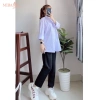 Áo sơ mi nữ tay dài học sinh form rộng basic trắng cổ V bẻ trụ cotton lanh không túi 82.999₫ 4