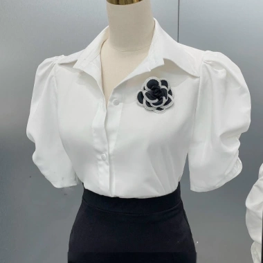 Áo sơ mi nữ trắng oxatyl tay bồng, cotton co dãn nhẹ, phụ kiện hoa cao cấp, giảm còn 225k