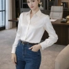 Áo sơ mi nữ trắng vải lụa Oxatyl A23 – Siêu nhẹ, thoáng mát, giảm giá 185k