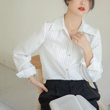Áo Sơ Mi Nữ Wexuu Kẻ Sọc Đa Màu - Thiết Kế Thanh Lịch Trẻ Trung, Vải Kate Mềm Mát - 215.000₫