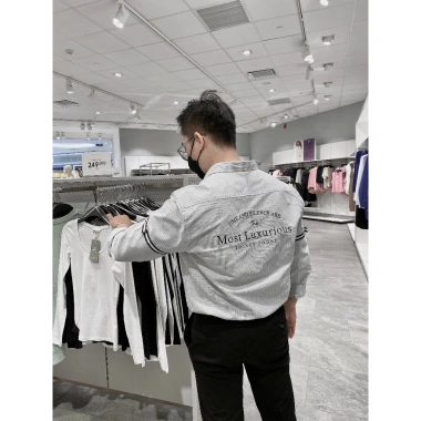 Áo sơ mi Oxford viền tay, thêu họa tiết lưng trẻ trung - Giảm giá 380.000đ 3