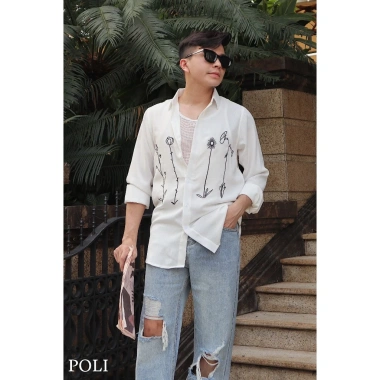 Áo sơ mi POLI thêu hình sắc nét – thiết kế công sở thời trang, chỉ 375.000₫