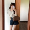 Áo sơ mi sọc cổ polo dáng rộng thời trang Giá chỉ 235.200₫ giảm mạnh 3