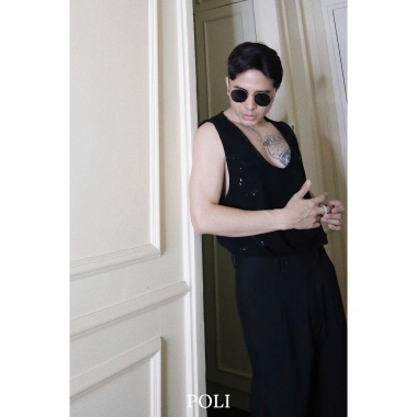 Áo sơ mi tanktop POLI siêu HOT, thun co giãn, giảm 22% chỉ 600.000₫ 8