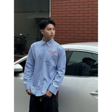 Áo sơ mi tay dài Oxford thêu GOLDEN CHILD, form rộng, bầu, striped Hàn Quốc - 123.760₫ 3 Áo sơ mi tay dài Oxford thêu GOLDEN CHILD, form rộng, bầu, striped Hàn Quốc - 123.760₫ 3