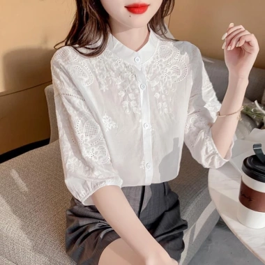 Áo sơ mi trắng dáng rộng cotton thêu họa tiết – Thời trang Hàn Quốc nữ, giá ưu đãi 286.286₫
