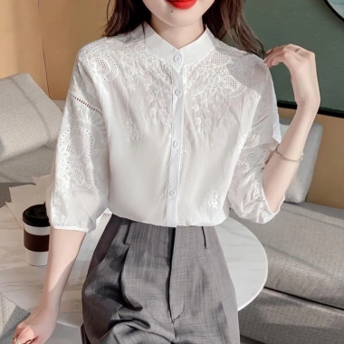 Áo sơ mi trắng dáng rộng cotton thêu họa tiết – Thời trang Hàn Quốc nữ, giá ưu đãi 286.286₫