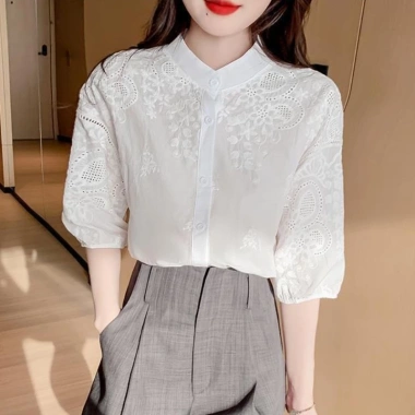 Áo sơ mi trắng dáng rộng cotton thêu họa tiết – Thời trang Hàn Quốc nữ, giá ưu đãi 286.286₫ 7 Áo sơ mi trắng dáng rộng cotton thêu họa tiết – Thời trang Hàn Quốc nữ, giá ưu đãi 286.286₫ 7