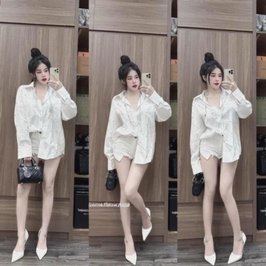 Áo sơ mi trắng đính đá chữ M, túi rộng chất thô siêu mềm, giá ưu đãi 149.999₫