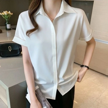 Áo sơ mi trắng nữ tay ngắn có túi, vải kate mịn rộng, không nhăn – Giá 81.382₫ 9 Áo sơ mi trắng nữ tay ngắn có túi, vải kate mịn rộng, không nhăn – Giá 81.382₫ 9