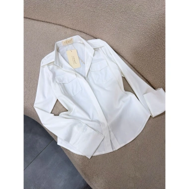 Áo sơ mi trơn tay dài dáng ôm vừa - Basic item giảm giá 440k