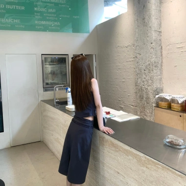 Áo sơ mi xếp li ren xám đậm, vest và váy nữ, bộ đồ mùa hè giá 95.016 VND 9 Áo sơ mi xếp li ren xám đậm, vest và váy nữ, bộ đồ mùa hè giá 95.016 VND 9