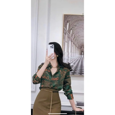 Áo sơmi nữ dài tay lụa Satin cao cấp NQT boutique công sở hoạ tiết chữ cam nền xanh rêu 163.500 VND